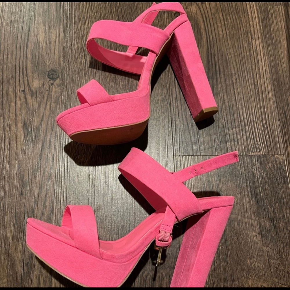 Pink platform sandals size US 7